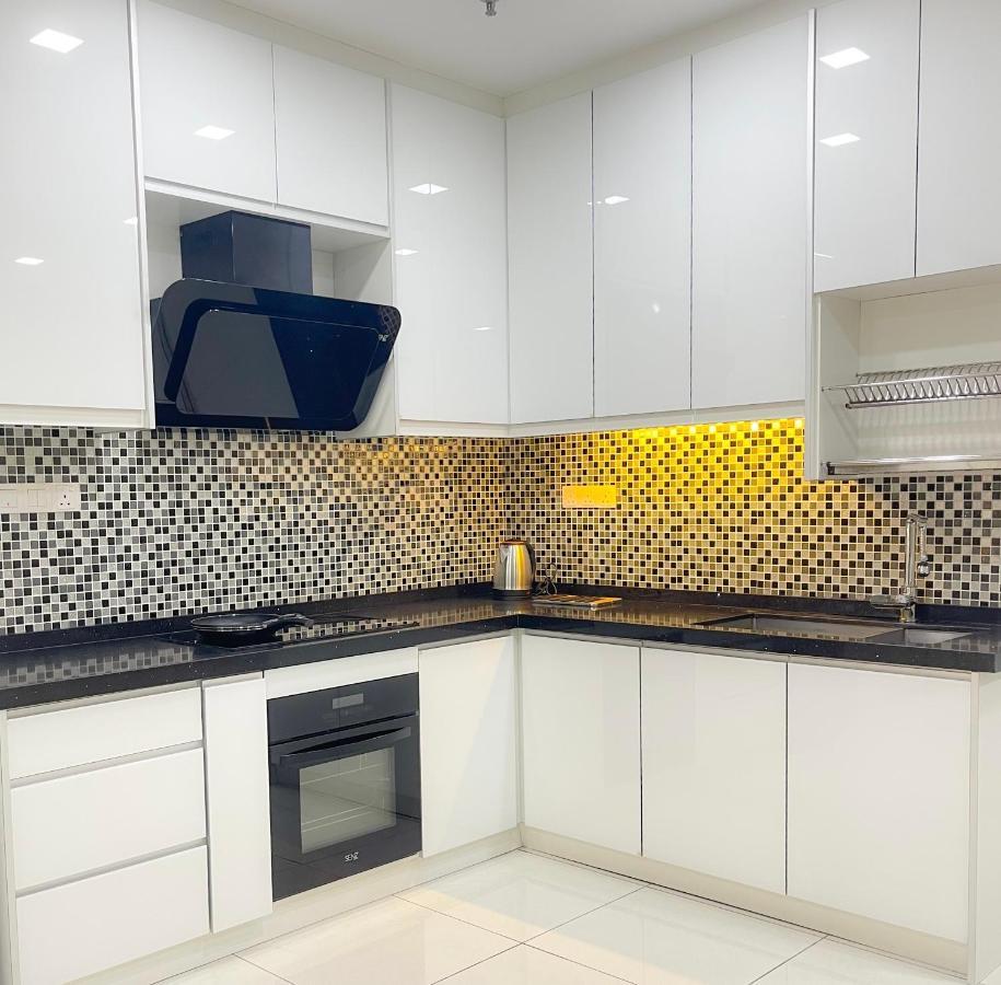 Atria Sofo Suites - เปอตาลิงจายา ภายนอก รูปภาพ